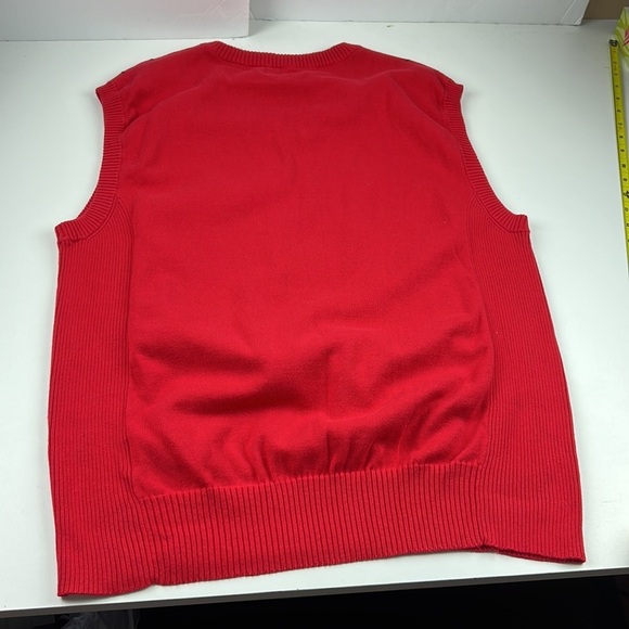Men's  AUR red sleeveless athletic golf vest - Picture 5 of 7